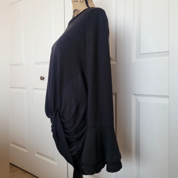 🖤 Black Top - Picture 2 of 5